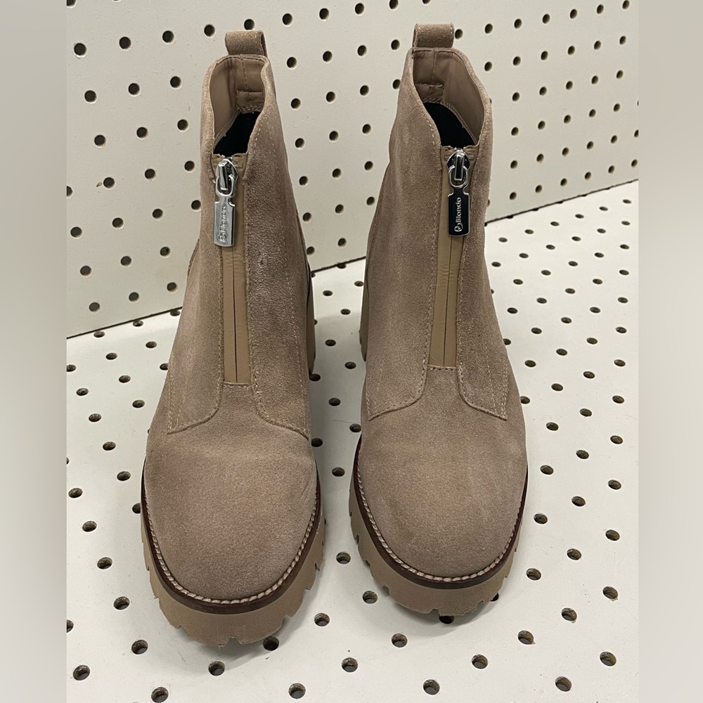 Blondo Drew Womens Beige Suede Waterproof Impermeable Zip Ankle Boots Size 6.5M